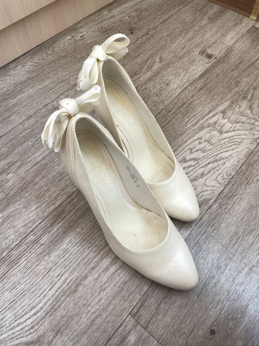 Продам свадебные туфли