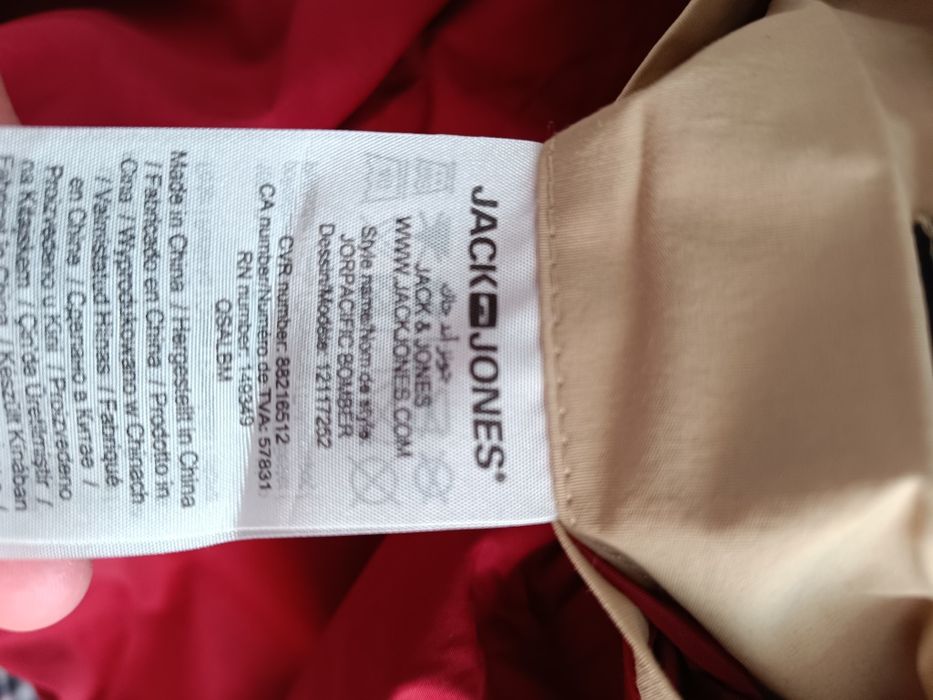 Vând geaca jack jones