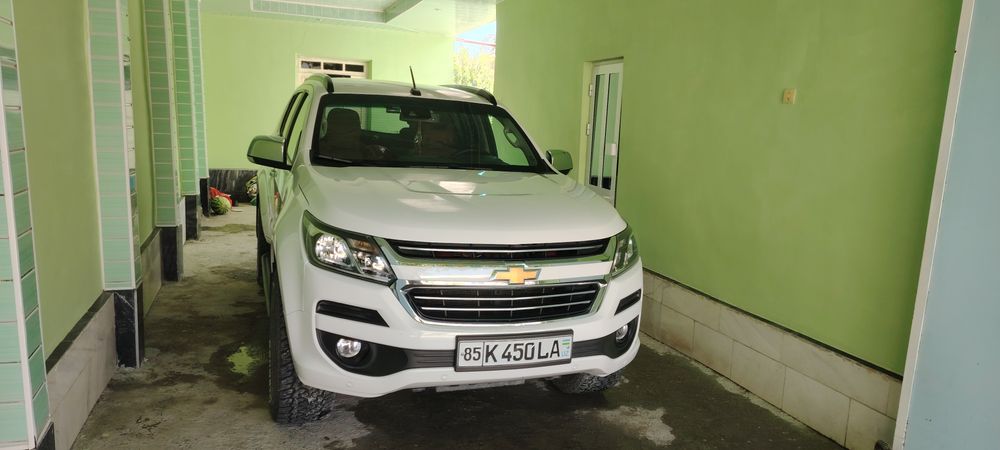 Аренда автомобилей внедорожники траилблазер, каптива и пекап и другие.