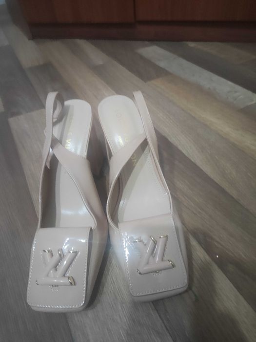 Продам туфли ,цвет пудра!