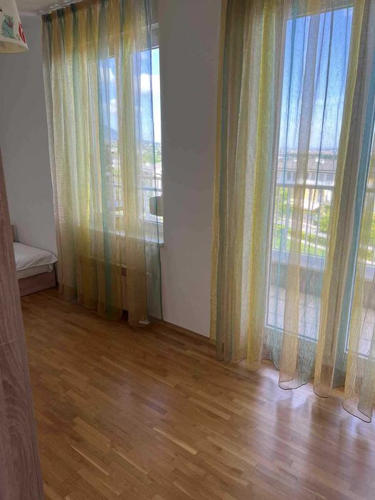 Дава се под наем Тристаен апартамент в София, Младост 4 - 120 кв.м за 1500 € - Снимка #8