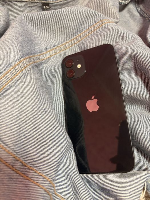 iPhone 12, черен