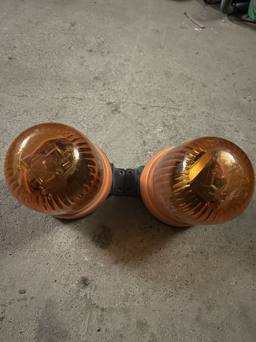 Продам мигалки 24V hella