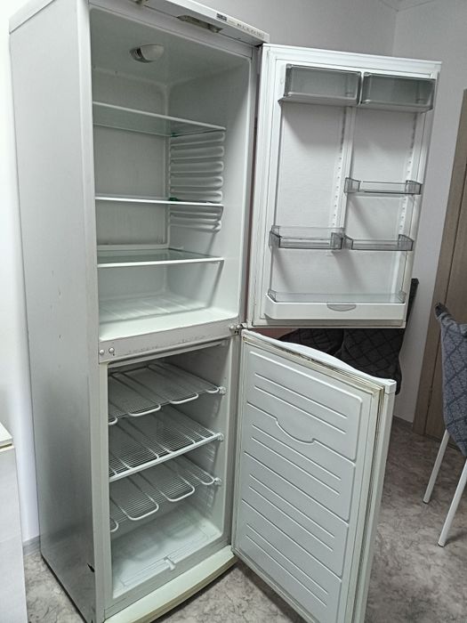 Холодильник отдам даром
