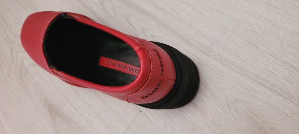 Обувки с платформа