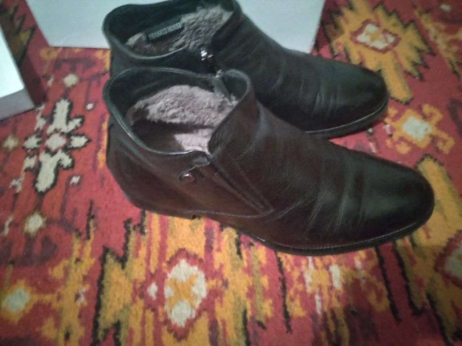 Продам мужские зимние ботинки