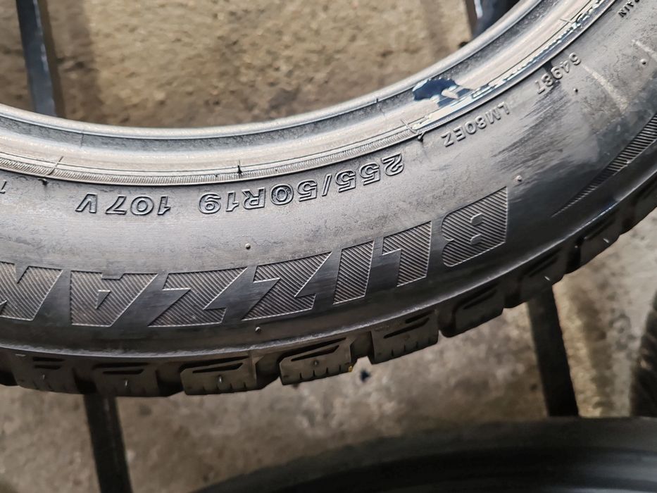 4 anvelope 235 55 19 și 255 50 19