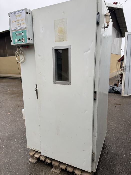 Incubatoare/eclozor ouă struti de vanzare