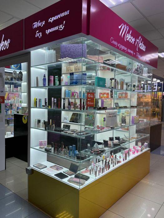 Продам витрины срочно