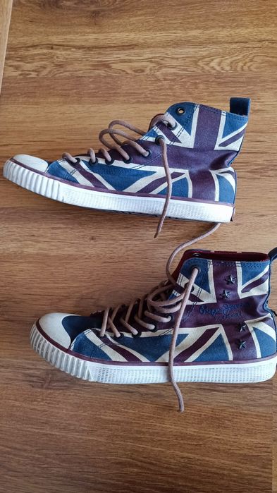 Продавам дамски кецове