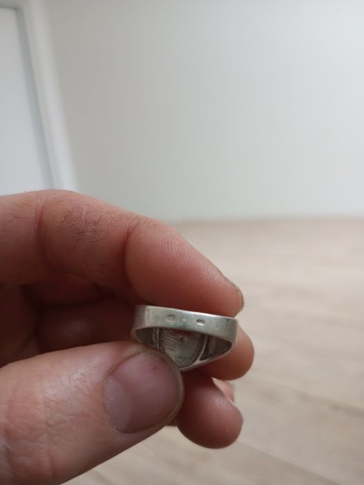 Kumush uzuk sotiladi