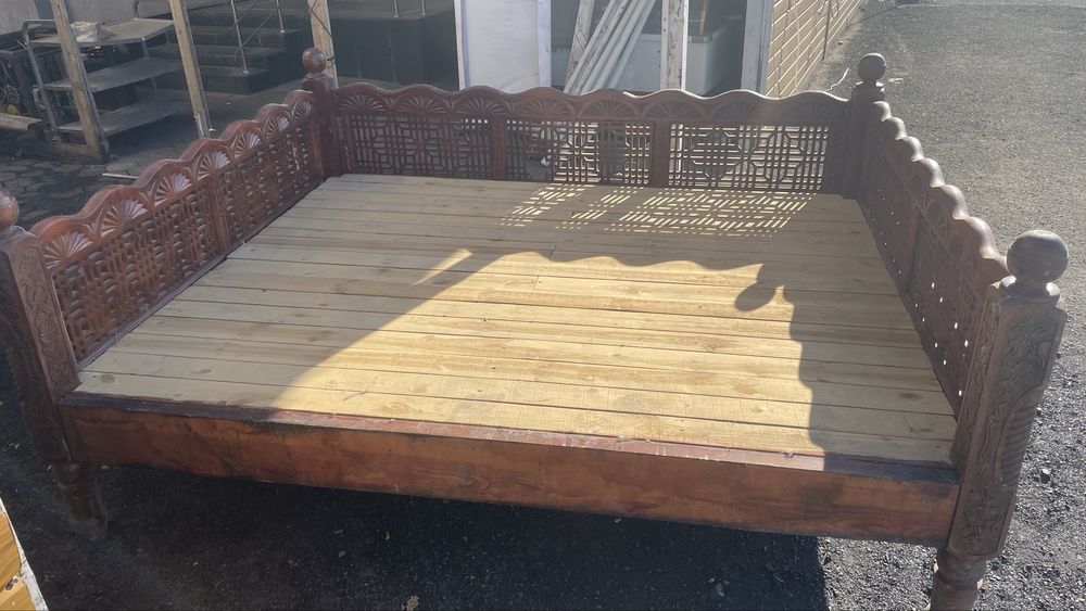 Тапчан в хорошем состоянии