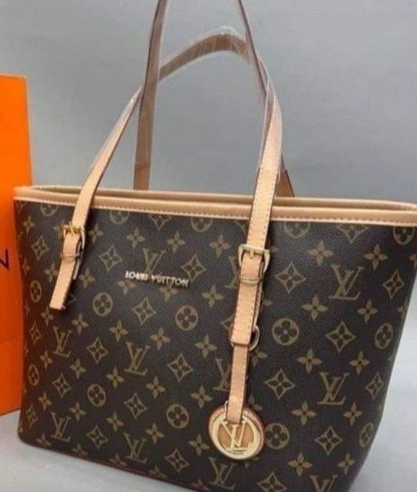 Geanta damă model office,logo metalic auriu,saculet, etichetă