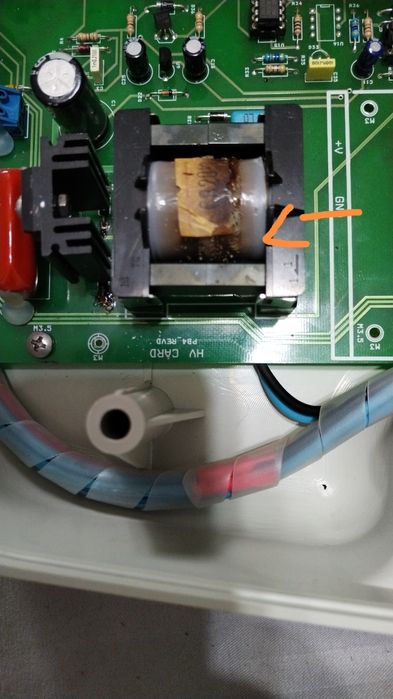 Defibrilator bifazic cu monitor, necesita scimbarea chopper-lui