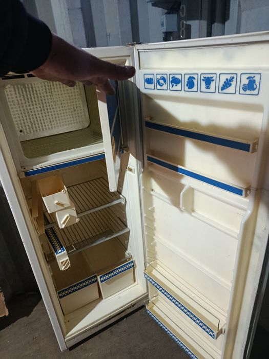 Продам рабочий холодильник