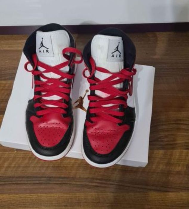 Pantofi sport Nike Air Jordan 1 Mid