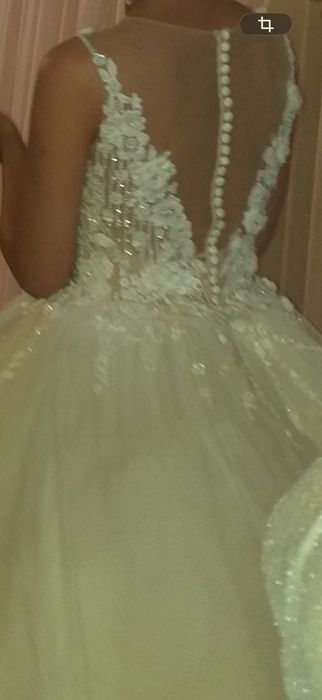 Vand rochie de mireasa !