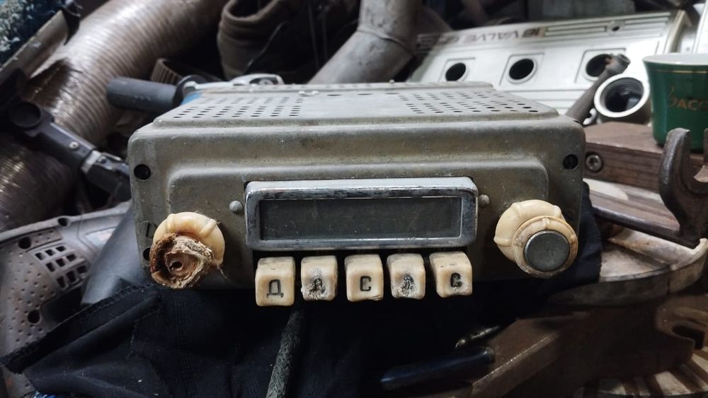 Радиоприемник газ Волга победа