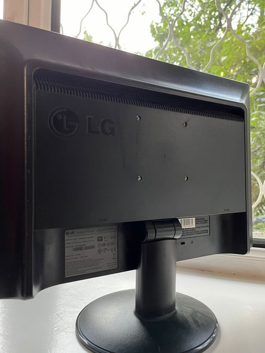 Монитор LG Flatron W1934S-SN 19