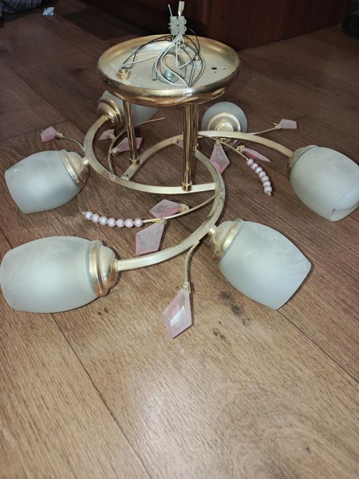 Продам красивую люстру