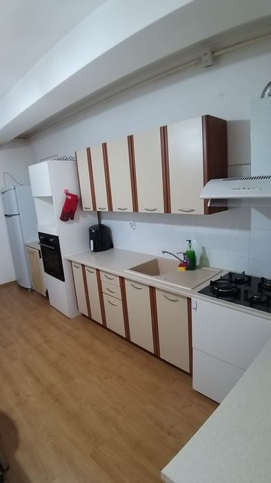 2 camere cu 2 bai