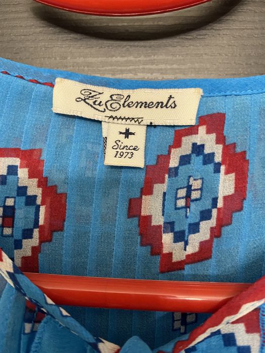 Блузи и ризи синьо….