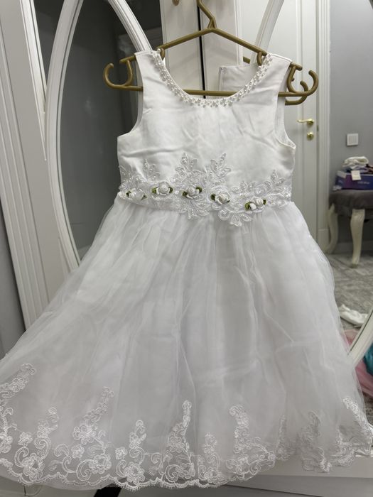 Продам детские платья от 4 лет до 7