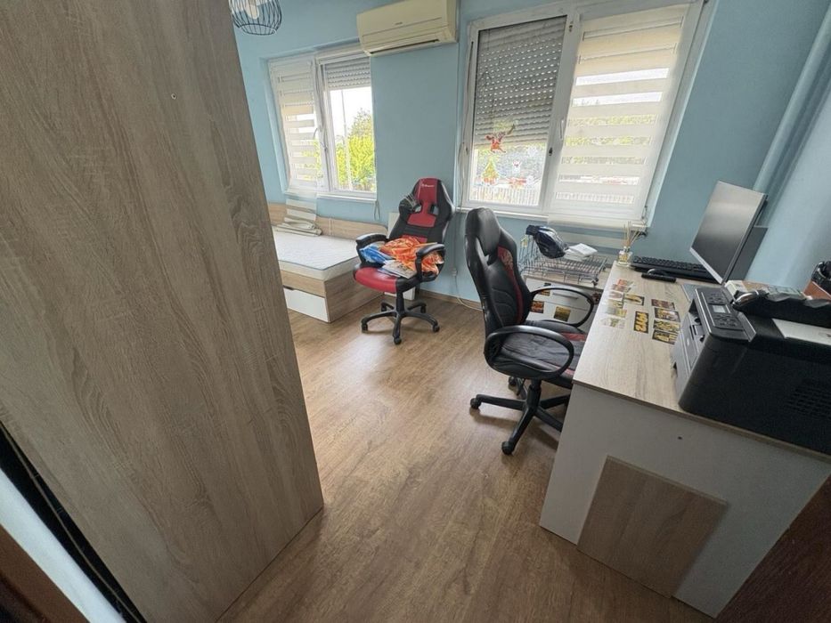 Дава се под наем Тристаен апартамент в Пловдив, Тракия - 110 кв.м за 459 € - Снимка #4