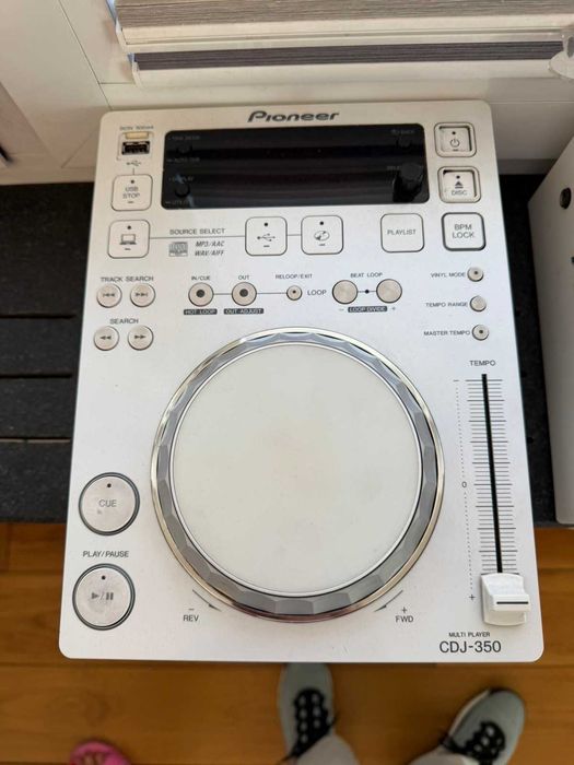 DJ CD Player + DJ mixer Pioneer - продава се в комплект