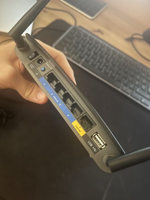 Router wireless Linksys EA2750 dual-band
