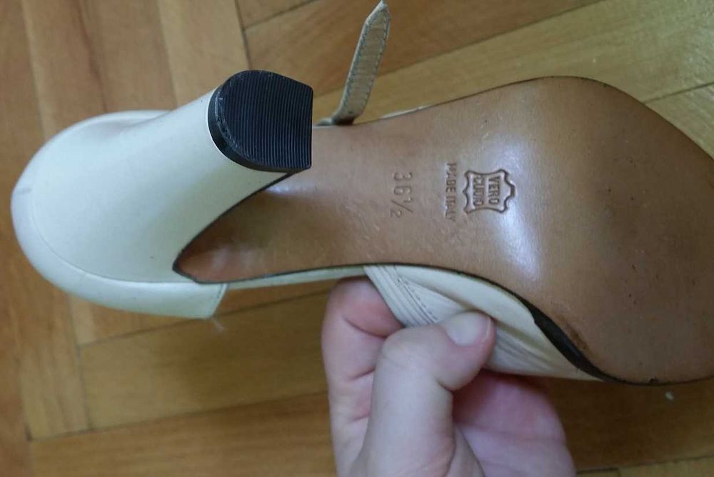 Pantofi albi din piele, cu toc inalt, din Italia, nr 36.5