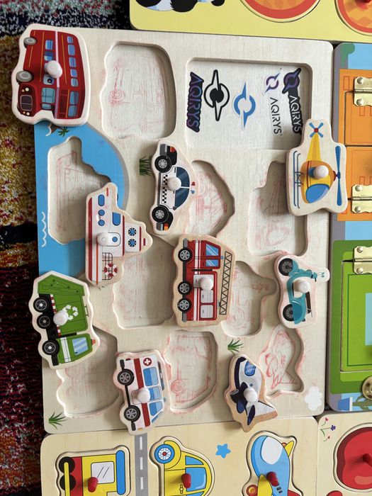 Jocuri/ stampile/ puzzle de lemn