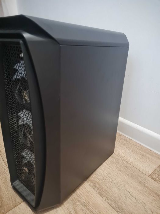 Корпус AeroCool One Frost