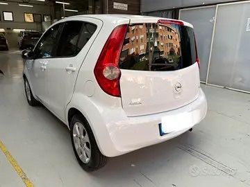 Опел Агила на части