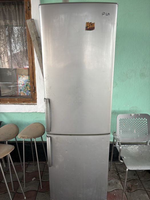 Продаю холодильник