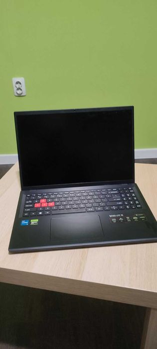 Геймърски лаптоп Acer Nitro 16 (RTX 3050 6GB / i5 / 165Hz) – като нов, от eMAG с гаранция до 2028 г.!