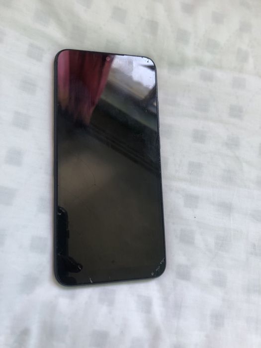 iPhone 8 идеал АКБ 99 и Redmi 9C