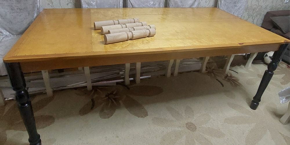 продам стол, верх фанера, есть короткие ножки и длинные