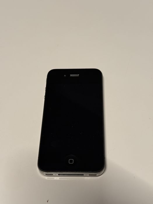 iPhone 4 Balck iOS 5.1 RAR