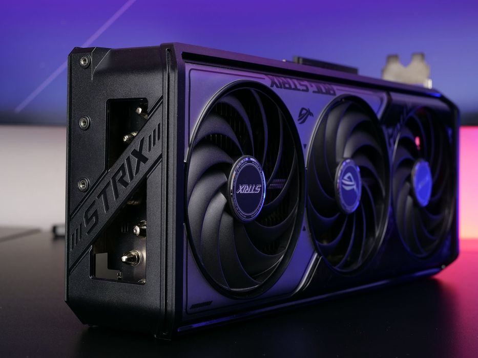 2г гаранция! RTX 5070 Ti 16GB Asus ROG Strix OC