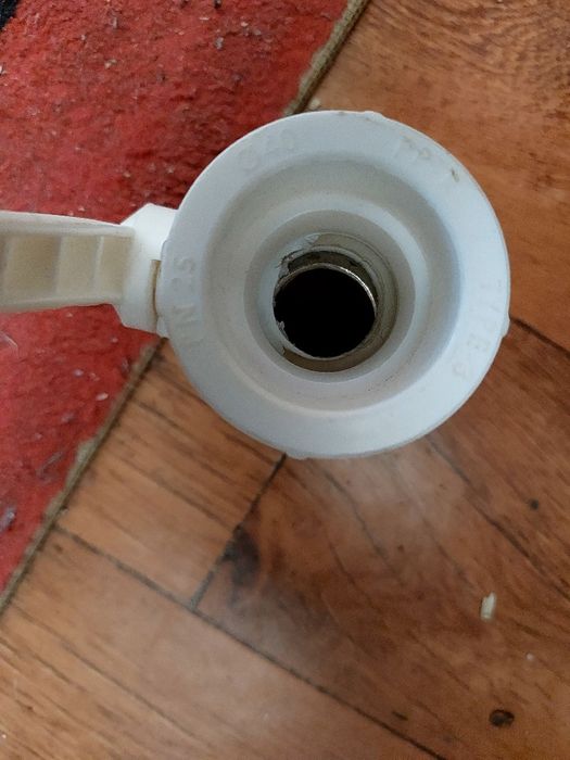 Вентиль  полипропилен на 40