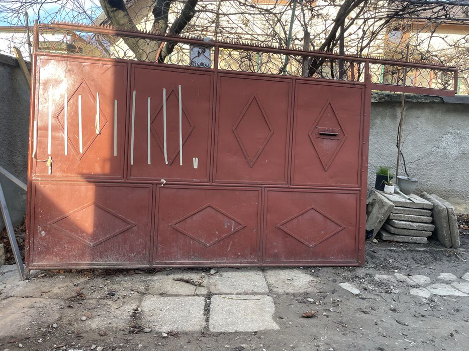 Vanzare poarta auto