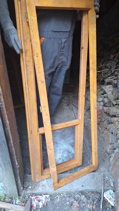 Дървена дограма с капаци (ново)