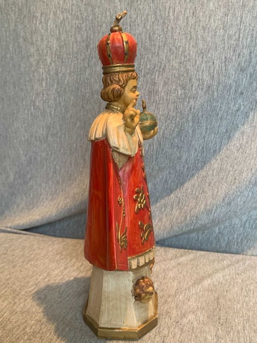 стара италианска статуетка на младенеца от Прага