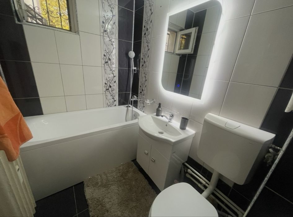 de inchiriat apartament 2 camere Piata Resita