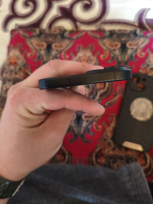 iPhone 15 с гарантией