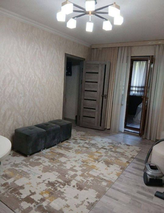 Yangi Darxonda sherikchilikka bir kishi kerak