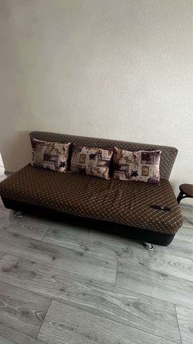 Продам  Диван , срочна