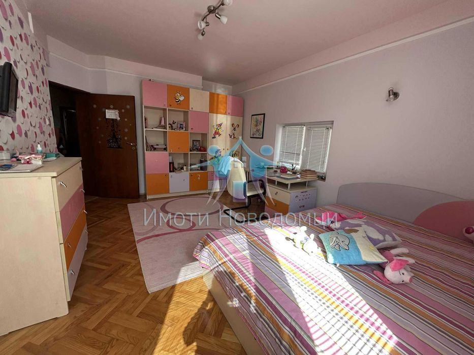 Етаж от къща, Шумен, Център