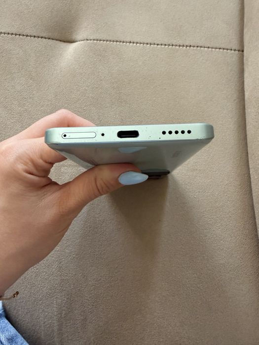 Продавам Xiaomi 13T